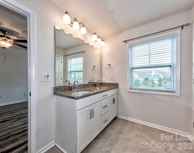 915 Emma Kate Court - Photo Thumbnail 17