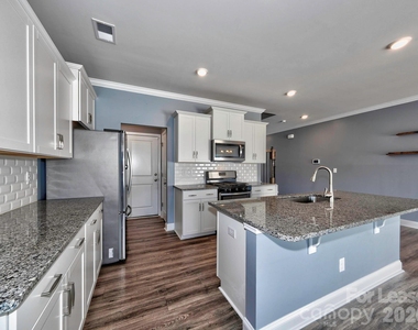 915 Emma Kate Court - Photo Thumbnail 5