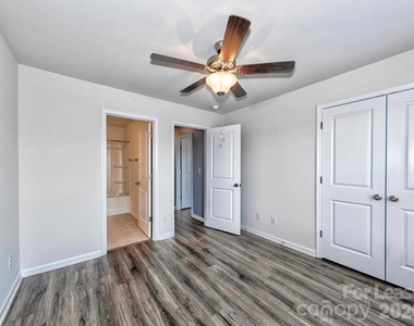 915 Emma Kate Court - Photo Thumbnail 22