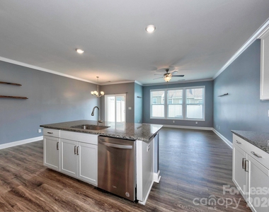 915 Emma Kate Court - Photo Thumbnail 4