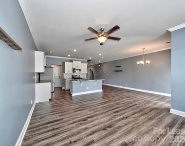 915 Emma Kate Court - Photo Thumbnail 12
