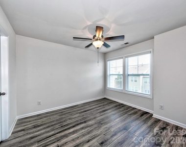 915 Emma Kate Court - Photo Thumbnail 25