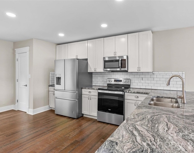 182 Commodore Loop - Photo Thumbnail 7