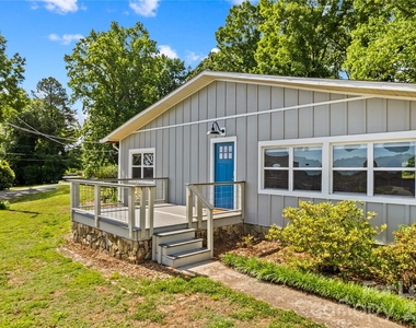 182 Commodore Loop - Photo Thumbnail 4