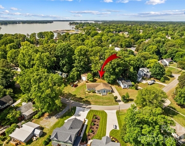 182 Commodore Loop - Photo Thumbnail 1