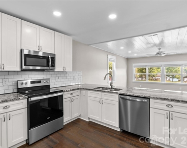 182 Commodore Loop - Photo Thumbnail 8