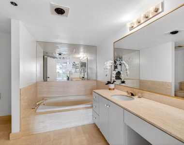 4201 N Ocean Boulevard - Photo Thumbnail 5