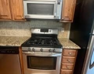 2108 Deepwood Court - Photo Thumbnail 6