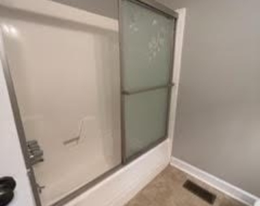 2108 Deepwood Court - Photo Thumbnail 15