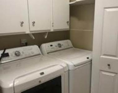 2108 Deepwood Court - Photo Thumbnail 17