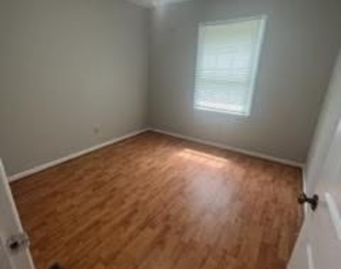 2108 Deepwood Court - Photo Thumbnail 11