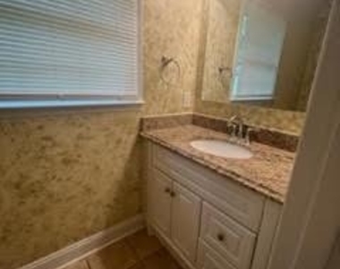 2108 Deepwood Court - Photo Thumbnail 16
