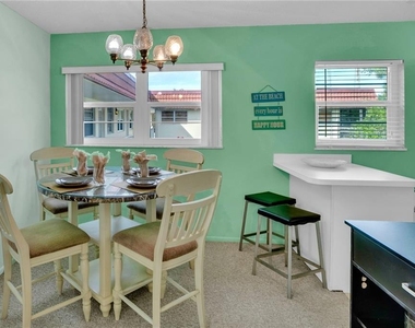 6 Vista Palm Lane - Photo Thumbnail 4