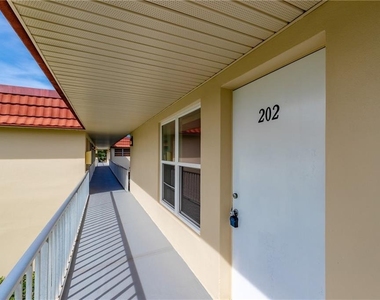 6 Vista Palm Lane - Photo Thumbnail 22
