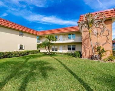 6 Vista Palm Lane - Photo Thumbnail 23