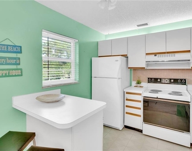 6 Vista Palm Lane - Photo Thumbnail 6
