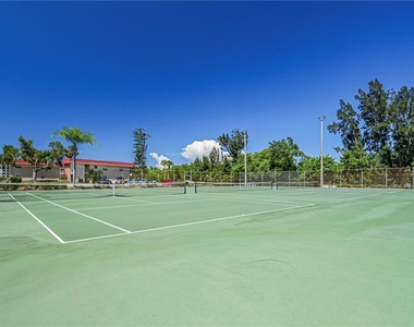 6 Vista Palm Lane - Photo Thumbnail 32