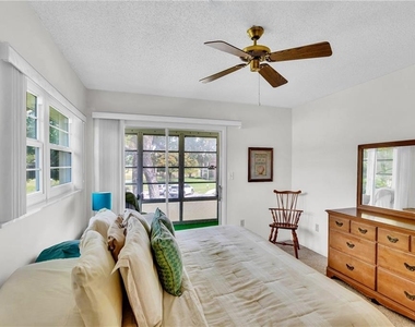 6 Vista Palm Lane - Photo Thumbnail 12