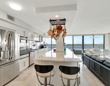 5550 N Ocean Drive - Photo Thumbnail 1