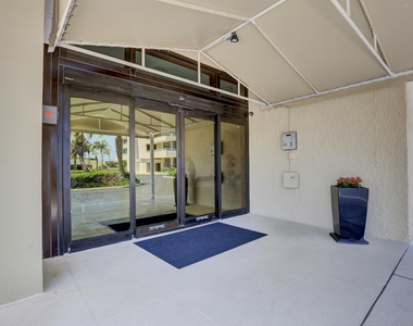 5550 N Ocean Drive - Photo Thumbnail 20