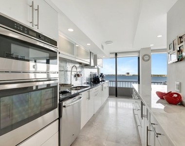 5550 N Ocean Drive - Photo Thumbnail 12