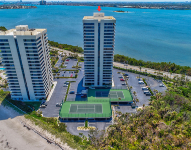 5550 N Ocean Drive - Photo Thumbnail 32