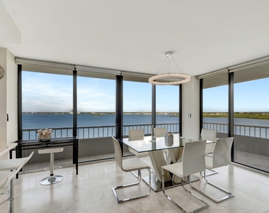 5550 N Ocean Drive - Photo Thumbnail 8