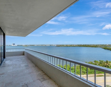 5550 N Ocean Drive - Photo Thumbnail 11