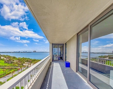 5550 N Ocean Drive - Photo Thumbnail 7