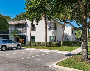 4772 Nw 22nd Street - Photo Thumbnail 2