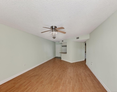 8373 Lake Drive - Photo Thumbnail 6