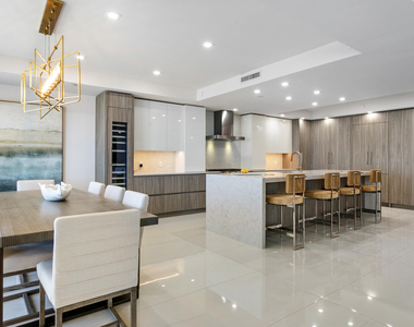 2700 N Ocean Drive - Photo Thumbnail 10