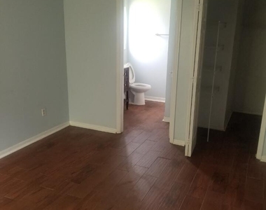 2248 Sw Halissee Street - Photo Thumbnail 9