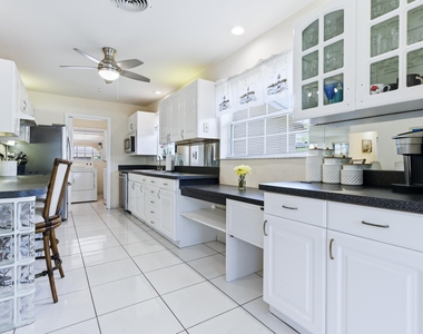 8455 Se Palm Street - Photo Thumbnail 14