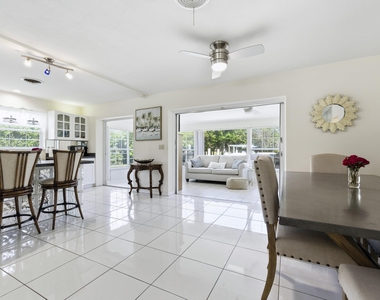 8455 Se Palm Street - Photo Thumbnail 12