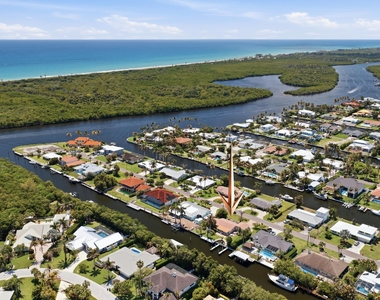 8455 Se Palm Street - Photo Thumbnail 2