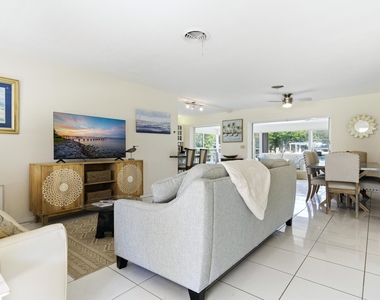 8455 Se Palm Street - Photo Thumbnail 8