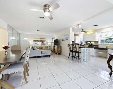 8455 Se Palm Street - Photo Thumbnail 10