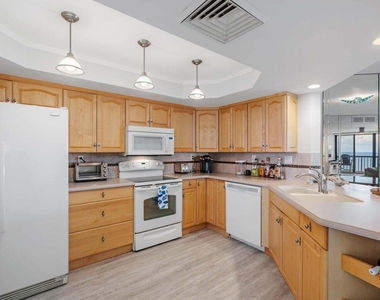 9550 S Ocean Drive - Photo Thumbnail 5