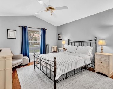 1904 Rosewood Way - Photo Thumbnail 20