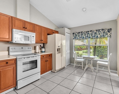 1904 Rosewood Way - Photo Thumbnail 9