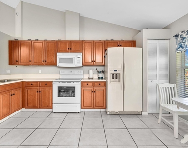 1904 Rosewood Way - Photo Thumbnail 10