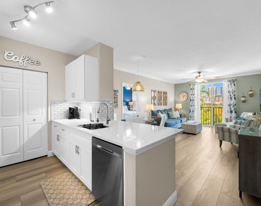 720 S Sapodilla Avenue - Photo Thumbnail 2