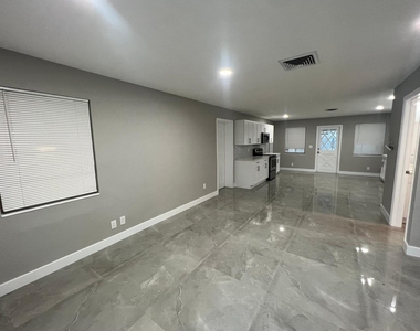 129 Euclid Boulevard - Photo Thumbnail 6
