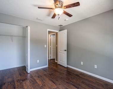 460 Rainbow Springs Terrace - Photo Thumbnail 21