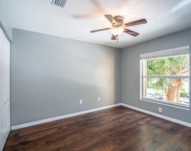 460 Rainbow Springs Terrace - Photo Thumbnail 18