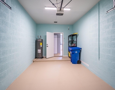 460 Rainbow Springs Terrace - Photo Thumbnail 24