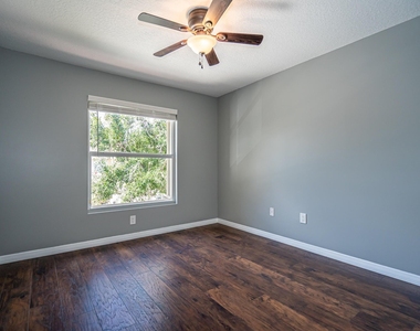 460 Rainbow Springs Terrace - Photo Thumbnail 20