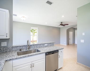 460 Rainbow Springs Terrace - Photo Thumbnail 6