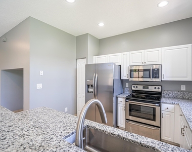 460 Rainbow Springs Terrace - Photo Thumbnail 5